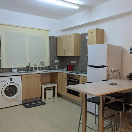 Cozy Ground Floor With Communal Pool * Paralimni