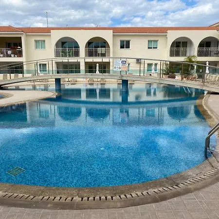 Appartement Cozy Ground Floor With Communal Pool